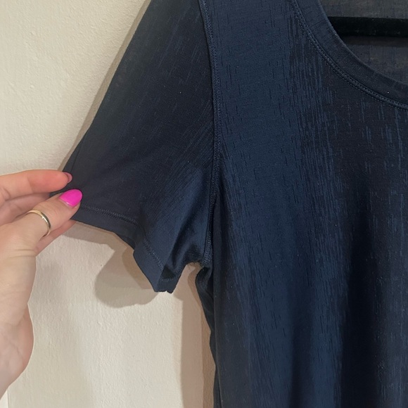 Lululemon Sheer Navy Tee - Picture 2 of 4